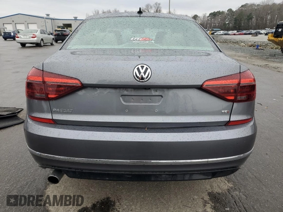 2018 Volkswagen Passat S z VIN 1VWAA7A35JC007820, wystawiony jako Copart lot #43833425 z przebiegiem 78 434 mil mil oraz Szkoda całkowita • Salvage title. Historia ofert i sprzedaży dostępna na DreamBid. Obrazek 6.