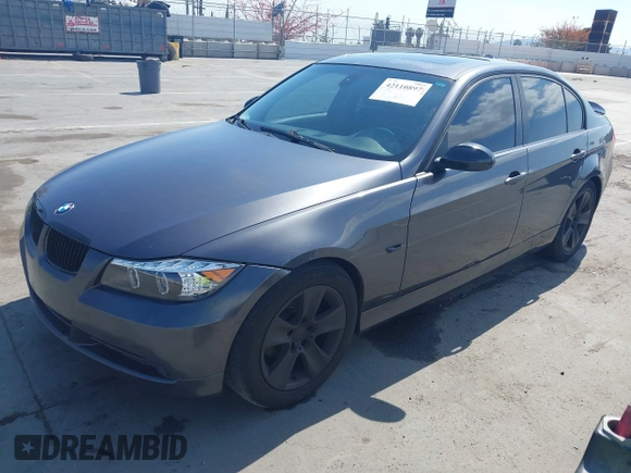 2007 BMW 3 Series 328i with VIN WBAVC53587FZ76498, listed as a IAAI auction lot 42110897 with 178,823 mi miles and . Bid and sale history available at carsss.com. Image 2.