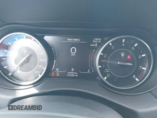 2022 Maserati Levante GT z VIN ZN661XUA5NX388097, wystawiony jako IAAI lot #41859084 z przebiegiem 31 252 mil mil oraz . Historia ofert i sprzedaży dostępna na DreamBid. Obrazek 7.