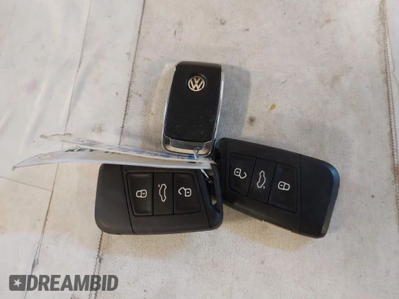 2019 Volkswagen Atlas SE with VIN 1V2LR2CAXKC599542, listed as a IAAI auction lot 41628588 with 59,377 mi miles and . Bid and sale history available at DreamBid. Image 11.