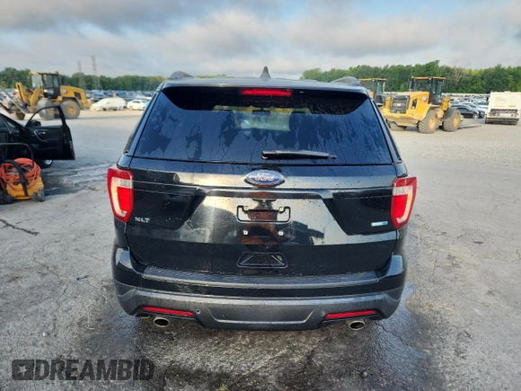 2018 Ford Explorer XLT z VIN 1FM5K7D84JGA30230, wystawiony jako Copart lot #64386095 z przebiegiem 114 596 mil mil oraz Czysty tytuł • Clean title. Historia ofert i sprzedaży dostępna na DreamBid. Obrazek 6.
