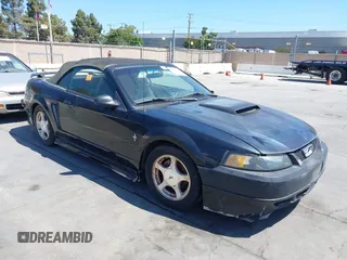 2001 Ford Mustang Deluxe z VIN 1FAFP44431F236463, wystawiony jako IAAI lot #42533132 z przebiegiem Nie podano mil oraz . Historia ofert i sprzedaży dostępna na DreamBid. Obrazek 1.