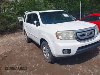 2011 Honda Pilot EX-L with VIN 5FNYF4H58BB085635, listed as a IAAI auction lot 42114205 with 218,399 mi miles. Bid and sale history available at carsss.com. Image 1.