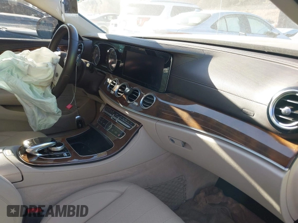 2020 Mercedes-Benz E-Class E 350 with VIN WDDZF8EB6LA755253, listed as a IAAI auction lot 41279643 with 42,780 mi miles. Bid and sale history available at carsss.com. Image 5.