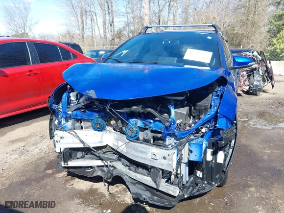 2019 Toyota C-HR XLE with VIN NMTKHMBX3KR094960, listed as a IAAI auction lot 41680584 with 88,586 mi miles. Bid and sale history available at carsss.com. Image 6.