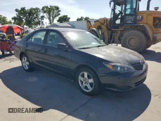 2004 Toyota Camry LE with VIN 4T1BE32K14U318133, listed as a Copart auction lot 54238185 with 293,761 mi miles and Salvage Title. Bid and sale history available at carsss.com. Image 4.