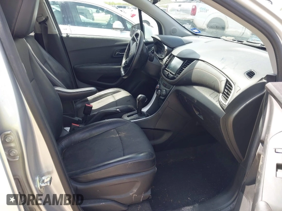 2017 Chevrolet Trax LT with VIN KL7CJLSB6HB166935, listed as a IAAI auction lot 41901204 with 114,352 mi miles and . Bid and sale history available at carsss.com. Image 5.