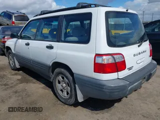 2001 Subaru Forester L with VIN JF1SF63591H748482, listed as a IAAI auction lot 41813762 with 187,412 mi miles. Bid and sale history available at carsss.com. Image 3.