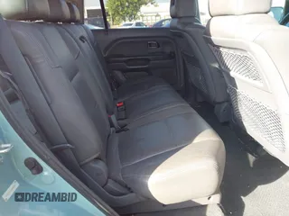 2003 Honda Pilot EX with VIN 2HKYF18463H543326, listed as a IAAI auction lot 41837876 with 215,263 mi miles. Bid and sale history available at carsss.com. Image 8.