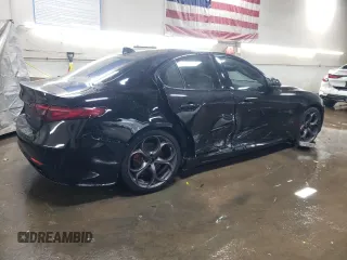 2019 Alfa Romeo Giulia Ti z VIN ZARFANBN7K7608174, wystawiony jako Copart lot #85051934 z przebiegiem 50 824 mil mil oraz Szkoda całkowita • Salvage title. Historia ofert i sprzedaży dostępna na DreamBid. Obrazek 3.