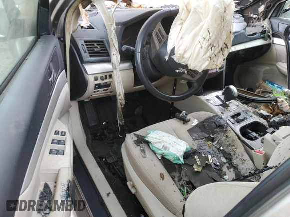 2014 Subaru Legacy Premium z VIN 4S3BMCC68E3005614, wystawiony jako Copart lot #57376495 z przebiegiem Nie podano mil oraz Szkoda całkowita • Salvage title. Historia ofert i sprzedaży dostępna na DreamBid. Obrazek 8.