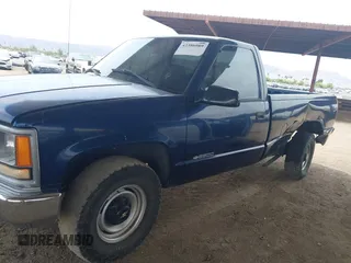 2000 Chevrolet Silverado 2500 z VIN 1GCGC24R1YR112498, wystawiony jako IAAI lot #42386089 z przebiegiem 41 338 mil mil oraz . Historia ofert i sprzedaży dostępna na DreamBid. Obrazek 12.