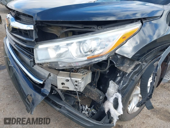 2015 Toyota Highlander Limited with VIN 5TDDKRFH6FS175940, listed as a IAAI auction lot 41933412 with 195,127 mi miles and . Bid and sale history available at DreamBid. Image 6.