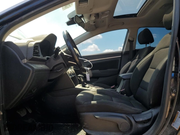2020 Hyundai Elantra Value Edition z VIN KMHD84LF6LU956044, wystawiony jako Copart lot #56173565 z przebiegiem 386 629 mil mil oraz Szkoda całkowita • Salvage title. Historia ofert i sprzedaży dostępna na DreamBid. Obrazek 7.