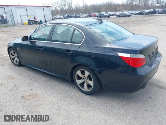 2007 BMW 5 Series 530i with VIN WBANE73597CM56897, listed as a IAAI auction lot 42113113 with 212,774 mi miles. Bid and sale history available at carsss.com. Image 3.