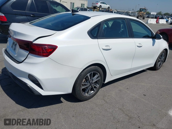 2022 Kia Forte LXS with VIN 3KPF24AD9NE481717, listed as a IAAI auction lot 41850501 with 126,473 mi miles. Bid and sale history available at carsss.com. Image 4.