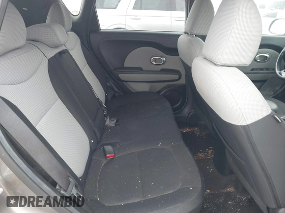 2014 Kia Soul with VIN KNDJN2A22E7059843, listed as a IAAI auction lot 41601093 with 61,396 mi miles. Bid and sale history available at carsss.com. Image 8.