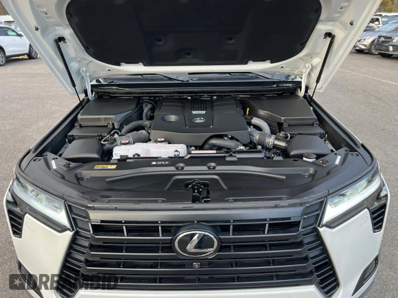 2024 Lexus GX 550 Luxury with VIN JTJVBCDX9R5005977, listed as a Copart auction lot 86017994 with 3 mi miles and Clean title. Bid and sale history available at DreamBid. Image 8.