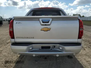 2013 Chevrolet Avalanche LT with VIN 3GNMCFE00DG149926, listed as a Copart auction lot 77456344 with 136,504 mi miles and Salvage Title. Bid and sale history available at DreamBid. Image 6.