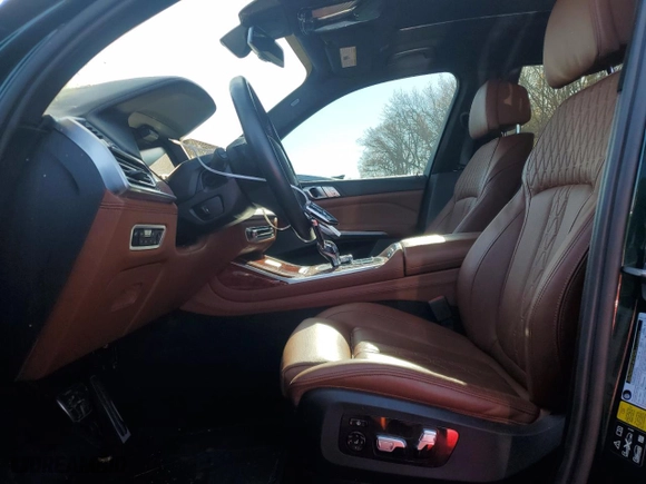 2022 BMW X7 ALPINA XB7 with VIN 5UXCX6C14N9M42846, listed as a Copart auction lot 81960834 with 29,141 mi miles and Salvage Title. Bid and sale history available at carsss.com. Image 7.