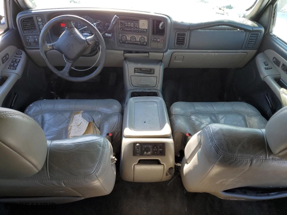 2001 Chevrolet Tahoe LS with VIN 1GNEK13T11J215580, listed as a Copart auction lot 46130435 with 214,436 mi miles and Non Repairable. Bid and sale history available at carsss.com. Image 8.