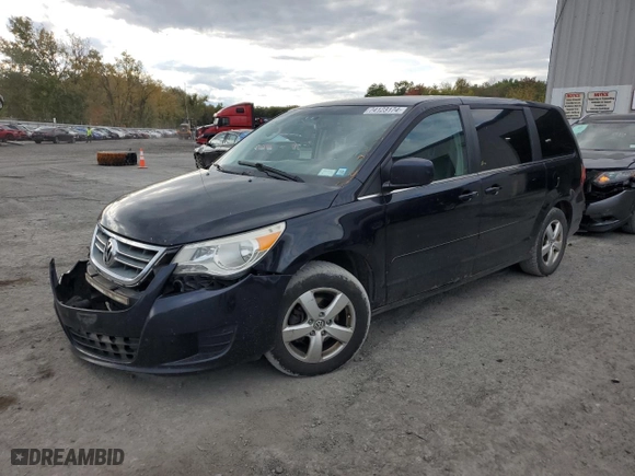 2010 Volkswagen Routan SE with VIN 2V4RW3D11AR262729, listed as a Copart auction lot 74123174 with 189,237 mi miles and Salvage Title. Bid and sale history available at carsss.com. Image 1.