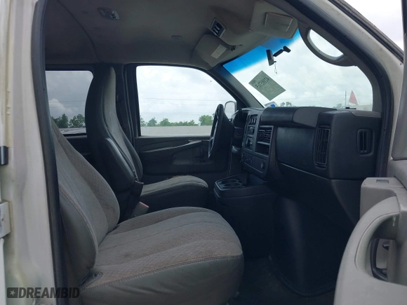 2012 Chevrolet Express Passenger 1LT with VIN 1GAZG1FG9C1129455, listed as a IAAI auction lot 42105765 with 150,090 mi miles. Bid and sale history available at carsss.com. Image 5.
