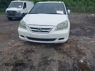2005 Honda Odyssey EX-L with VIN 5FNRL38705B085917, listed as a IAAI auction lot 42210776 with 296,056 mi miles. Bid and sale history available at carsss.com. Image 14.
