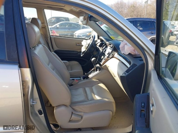 2002 Toyota Highlander with VIN JTEGF21A420061415, listed as a IAAI auction lot 41788302 with 135,412 mi miles. Bid and sale history available at carsss.com. Image 5.