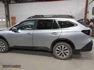 2022 Subaru Outback Premium with VIN 4S4BTAFC9N3222268, listed as a IAAI auction lot 41683690 with 30,462 mi miles. Bid and sale history available at carsss.com. Image 15.