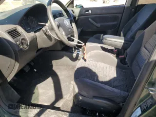 1999 Volkswagen Jetta z VIN 3VWSC29M0XM116062, wystawiony jako Copart lot #72177884 z przebiegiem 110 812 mil mil oraz Szkoda całkowita • Salvage title. Historia ofert i sprzedaży dostępna na DreamBid. Obrazek 7.