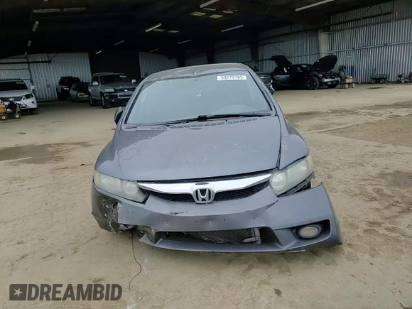 2010 Honda Civic z VIN 19XFA1E39AE037346, wystawiony jako Copart lot #53279185 z przebiegiem 148 350 mil mil oraz Szkoda całkowita • Salvage title. Historia ofert i sprzedaży dostępna na DreamBid. Obrazek 10.