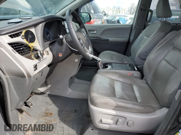 2019 Toyota Sienna XLE Auto Access Seat with VIN 5TDYZ3DC9KS019158, listed as a Copart auction lot 46641975 with 304,551 mi miles and Salvage Title. Bid and sale history available at carsss.com. Image 7.