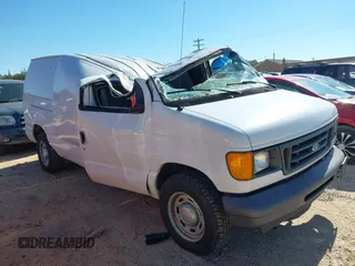 2006 Ford Econoline Cargo with VIN 1FTRE14W66DA33891, listed as a IAAI auction lot 40644374 with 170,234 mi miles. Bid and sale history available at carsss.com. Image 1.