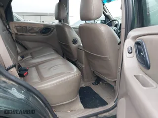 2002 Ford Escape XLT Choice with VIN 1FMYU03122KD02307, listed as a IAAI auction lot 41796242 with 1 mi miles. Bid and sale history available at carsss.com. Image 8.