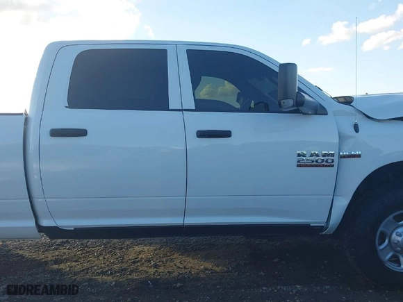 2018 Ram 2500 Tradesman with VIN 3C6UR5HJ2JG150262, listed as a IAAI auction lot 40723556 with 63,080 mi miles. Bid and sale history available at carsss.com. Image 13.