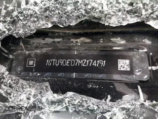 2021 GMC Sierra 1500 SLT z VIN 1GTU9DED7MZ174191, wystawiony jako IAAI lot #40378166 z przebiegiem 94 834 mil mil oraz . Historia ofert i sprzedaży dostępna na DreamBid. Obrazek 9.