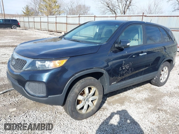 2012 Kia Sorento LX with VIN 5XYKTCA6XCG275958, listed as a IAAI auction lot 41542339 with 390,000 mi miles. Bid and sale history available at carsss.com. Image 2.