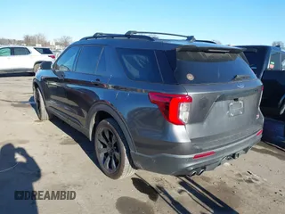 2020 Ford Explorer ST with VIN 1FM5K8GCXLGB71411, listed as a IAAI auction lot 41131576 with 72,162 mi miles. Bid and sale history available at carsss.com. Image 3.