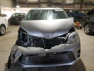 2019 Toyota Sienna XLE Auto Access Seat z VIN 5TDYZ3DC5KS005161, wystawiony jako Copart lot #55245905 z przebiegiem 98 077 mil mil oraz Szkoda całkowita • Salvage title. Historia ofert i sprzedaży dostępna na DreamBid. Obrazek 5.