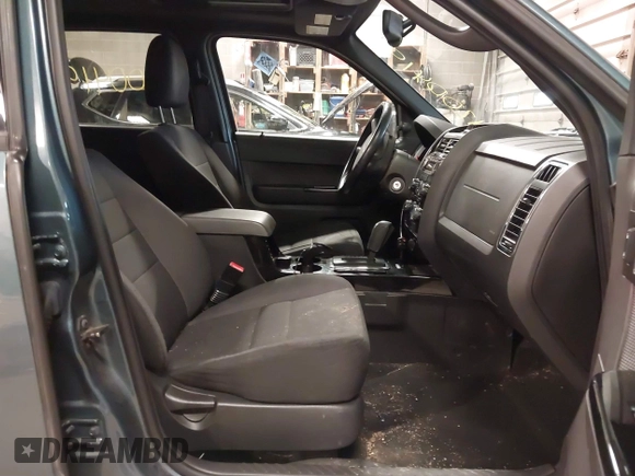 2011 Ford Escape XLT with VIN 1FMCU0D70BKB25088, listed as a IAAI auction lot 42004191 with 200,665 mi miles. Bid and sale history available at carsss.com. Image 5.