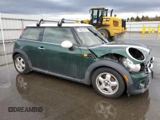 2011 MINI Hardtop z VIN WMWSU3C50BT182884, wystawiony jako Copart lot #56291255 z przebiegiem Nie podano mil oraz Szkoda całkowita • Salvage title. Historia ofert i sprzedaży dostępna na DreamBid. Obrazek 4.