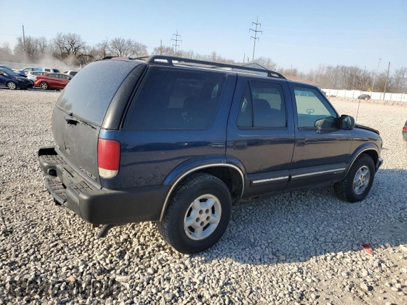2000 Chevrolet Blazer LT z VIN 1GNDT13W9Y2135306, wystawiony jako Copart lot #47902155 z przebiegiem 152 008 mil mil oraz Szkoda całkowita • Salvage title. Historia ofert i sprzedaży dostępna na DreamBid. Obrazek 3.