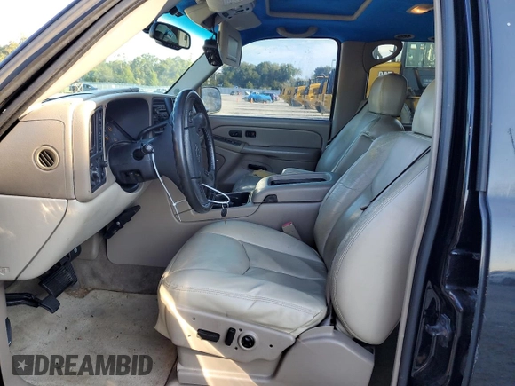 2004 Chevrolet Suburban Z71 with VIN 3GNFK16Z14G117823, listed as a Copart auction lot 74118104 with 136,042 mi miles and Salvage Title. Bid and sale history available at carsss.com. Image 7.