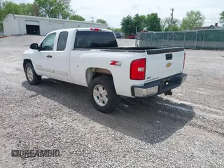 2009 Chevrolet Silverado 1500 LT with VIN 1GCEK290X9Z291310, listed as a IAAI auction lot 42055477 with 154,712 mi miles and . Bid and sale history available at DreamBid. Image 3.