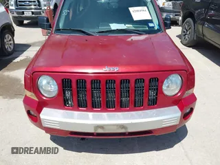 2007 Jeep Patriot Limited z VIN 1J8FF48WX7D316980, wystawiony jako IAAI lot #42004984 z przebiegiem 154 500 mil mil oraz . Historia ofert i sprzedaży dostępna na DreamBid. Obrazek 6.