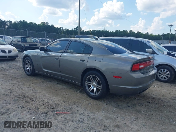 2014 Dodge Charger Police z VIN 2C3CDXAT8EH186106, wystawiony jako IAAI lot #42360605 z przebiegiem 126 794 mil mil oraz . Historia ofert i sprzedaży dostępna na DreamBid. Obrazek 3.