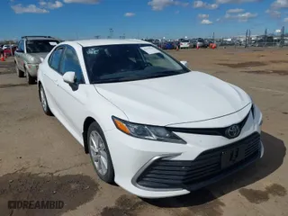 2023 Toyota Camry LE with VIN 4T1C11AK7PU135832, listed as a IAAI auction lot 41711116 with 43,115 mi miles. Bid and sale history available at carsss.com. Image 1.
