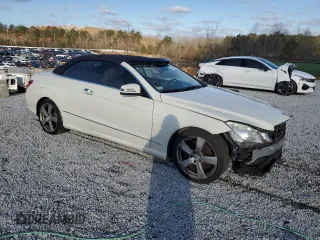2011 Mercedes-Benz E 550 with VIN WDDKK7CF9BF073028, listed as a Copart auction lot 47427755 with 158,573 mi miles and Salvage Title. Bid and sale history available at DreamBid. Image 4.