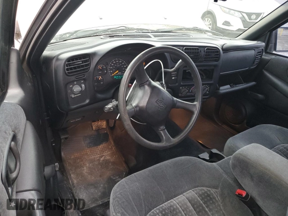 2001 Chevrolet S-10 LS with VIN 1GCCS19511K102618, listed as a Copart auction lot 42387565 with 201,606 mi miles and Salvage Title. Bid and sale history available at DreamBid. Image 8.